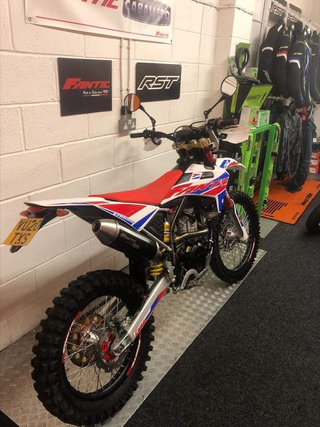 70d65575e2d6478e9893d68e617668c2