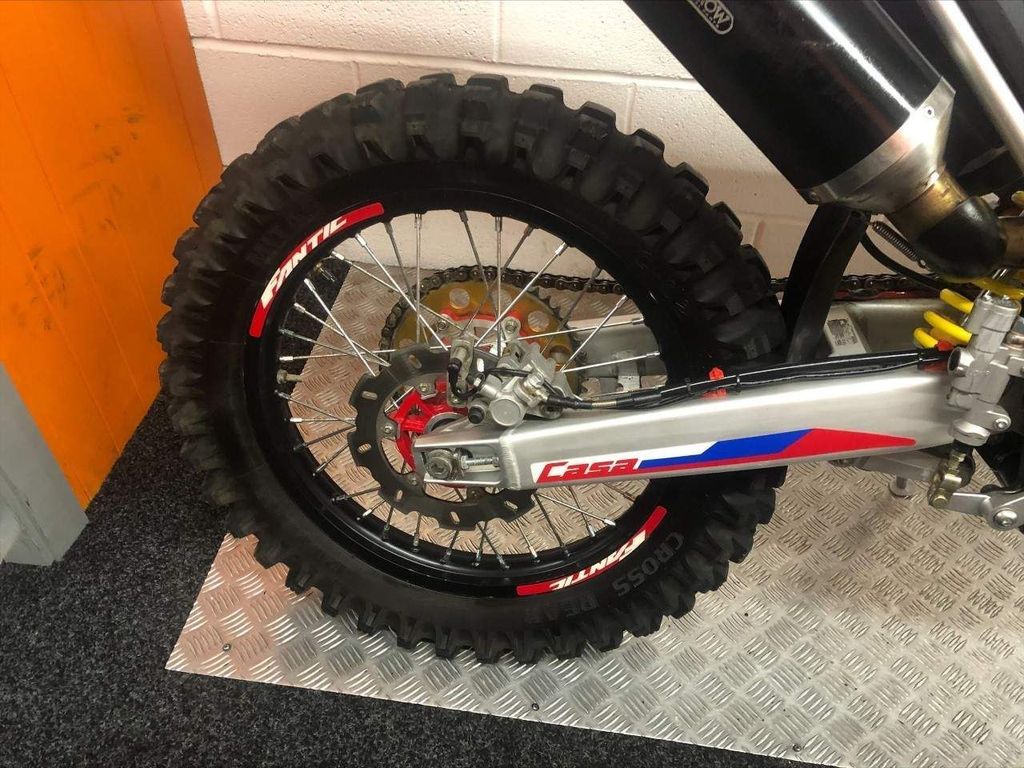 c83ac680a3d745e18316775c04f87611